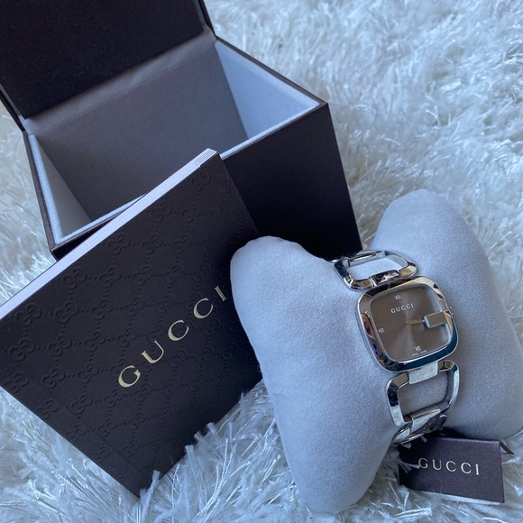 GUCCI Women’s watch G-Gucci YA125401 - Picture 9 of 10